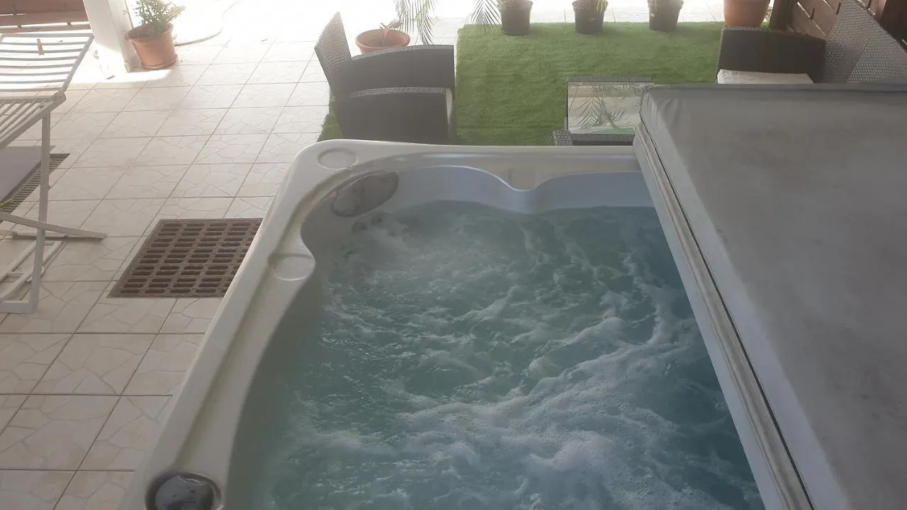 Joli Bungalow Avec Jacuzzi Chez Roberto Petit-Canal Guadeloupe