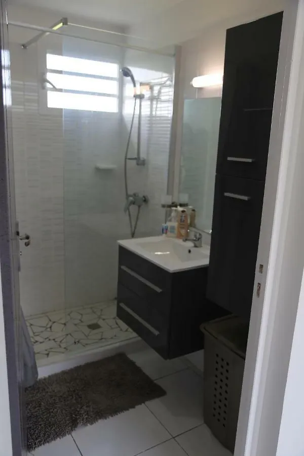 Country house Joli Bungalow Avec Jacuzzi Chez Roberto Petit-Canal Guadeloupe